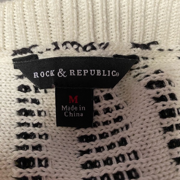 Unique sweater - Picture 3 of 3